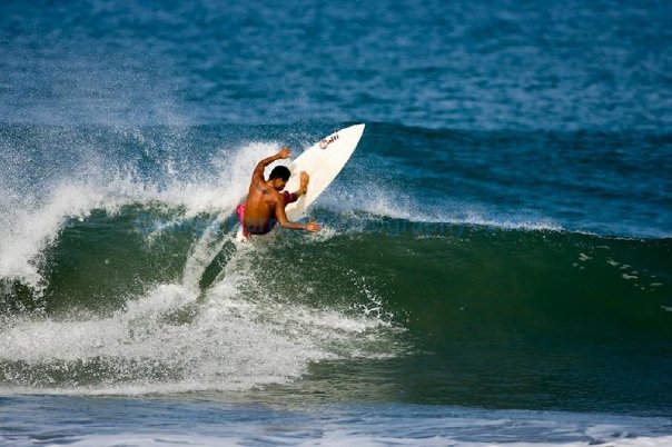 julio surfing zicatela puerto escondido 1